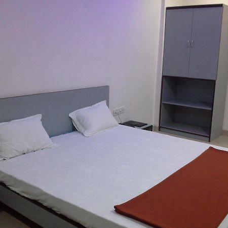 Galaxy Vaibhav Hotel Vasai Buitenkant foto