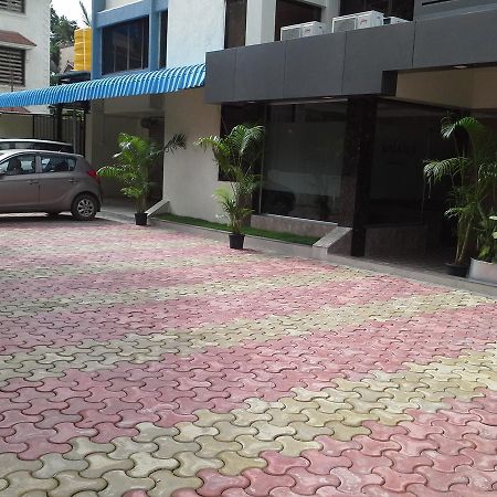 Galaxy Vaibhav Hotel Vasai Buitenkant foto