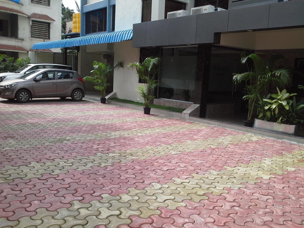 Galaxy Vaibhav Hotel Vasai Buitenkant foto
