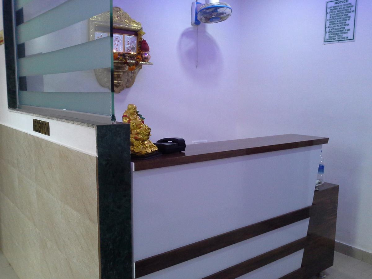Galaxy Vaibhav Hotel Vasai Buitenkant foto