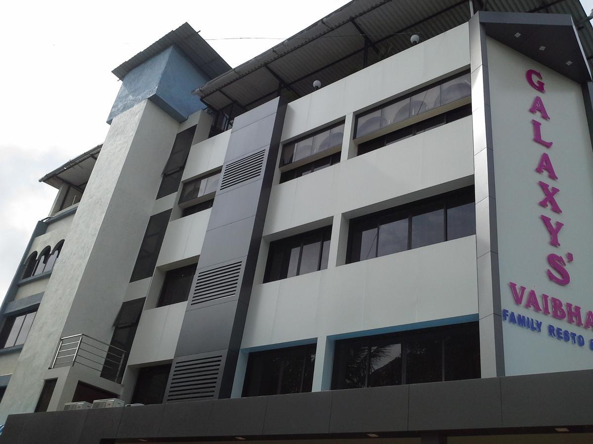 Galaxy Vaibhav Hotel Vasai Buitenkant foto